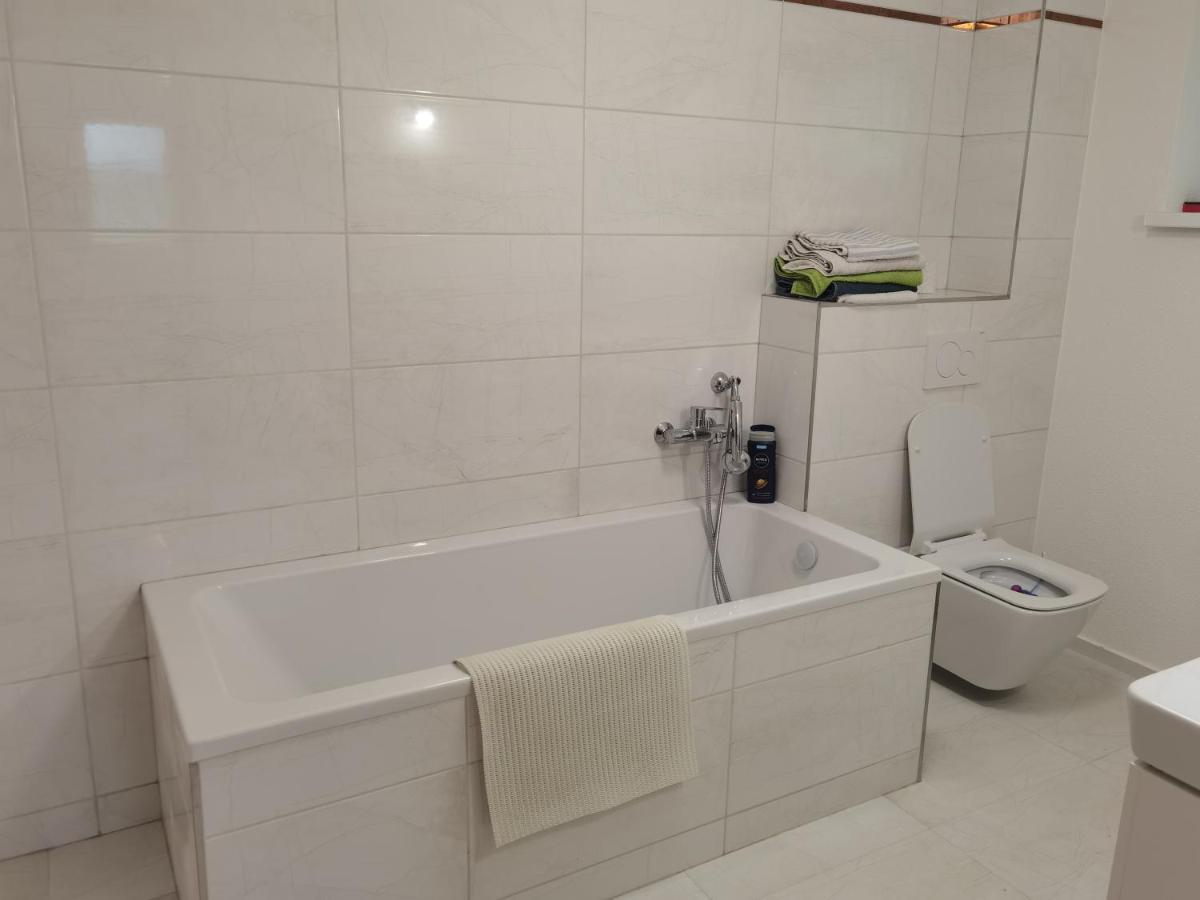 Sunset House Piestany Cervena Veza Apartamento Banka Exterior foto